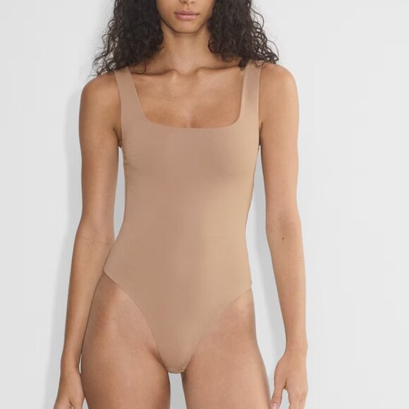 Aritzia Tops - Aritzia Contour Squareneck Second-skin Sleeveless Bodysuit Size Small